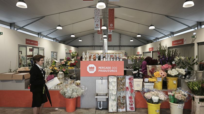 “O Mercado está às moscas”. Vendedoras de Viseu queixam-se da falta de compradores