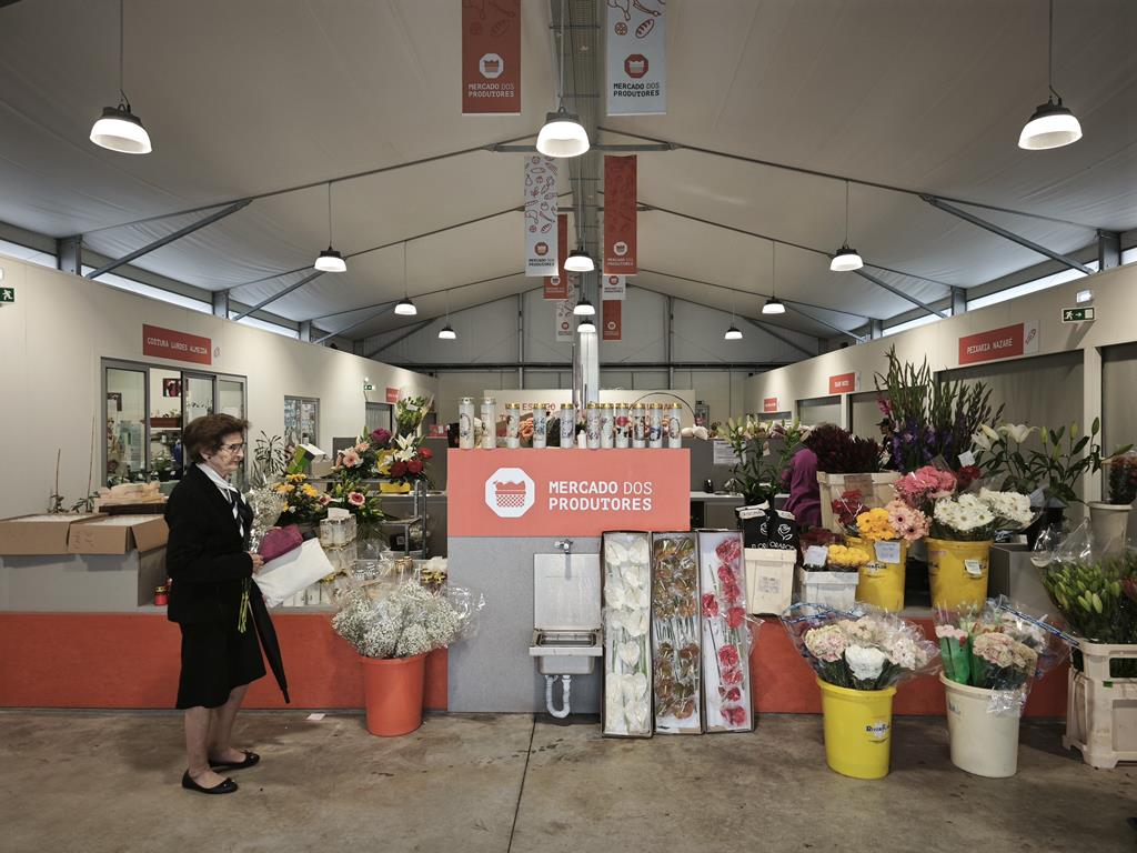 “O Mercado está às moscas”. Vendedoras de Viseu queixam-se da falta de compradores