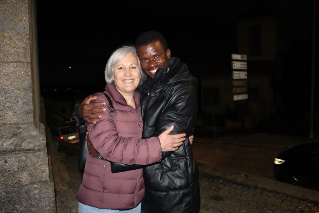 peça - JMJ deu uma mae adotiva a guineense