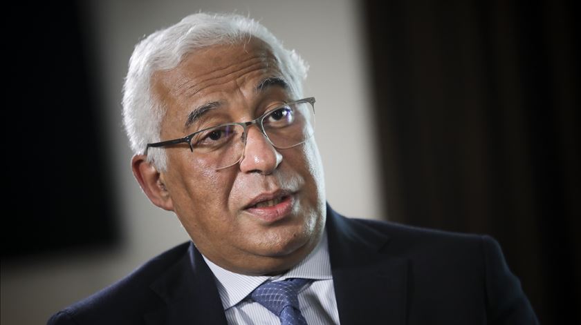 Entrevista a António Costa. Solução do PSD para os professores "não é sem custos”