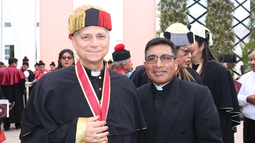Fotografia do cardeal Prevost, agora Papa Leão XIV. Foto: Facebook da Diocese de Chiclayo