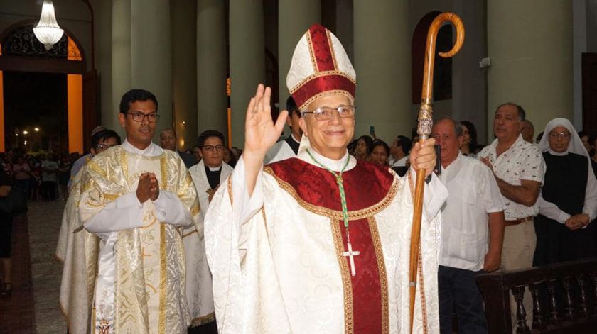 Fotografia do cardeal Prevost, agora Papa Leão XIV. Foto: Facebook da Diocese de Chiclayo