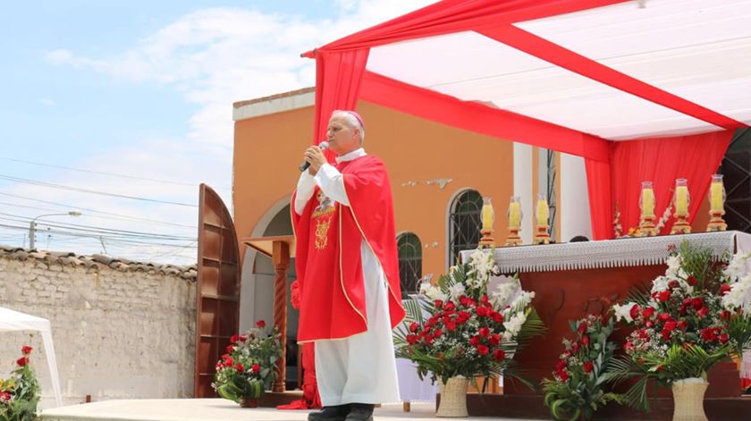 Fotografia do cardeal Prevost, agora Papa Leão XIV. Foto: Facebook da Diocese de Chiclayo