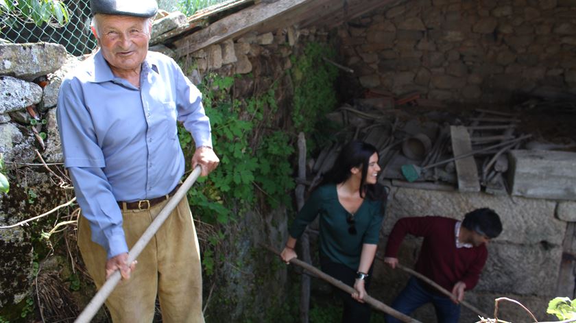  Joaquim Almeida: “Acho muito bem que venham. Se estivéssemos num caso desses, também gostaríamos de ser acarinhados." Foto: Liliana Carona/RR