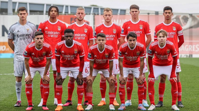 Schjelderup e Tengstedt ganham ritmo na derrota do Benfica B