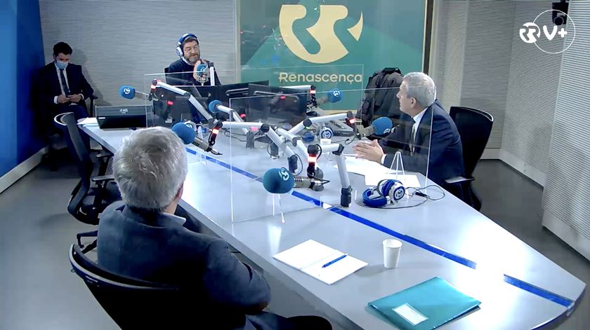 Os desafios logísticos das eleições presidenciais e do plano de vacinação à Covid-19