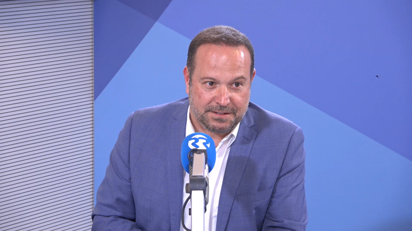 Francisco César. “Há uma estratégia da direita para que o PS seja a muleta” do PSD