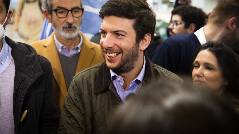 Líder do CDS considera sondagens “partidas de carnaval” e pede concentração de votos