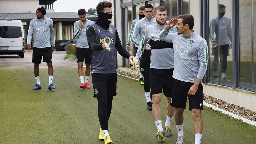 Francisco Geraldes a postos para ajudar os idosos. Foto: Sporting