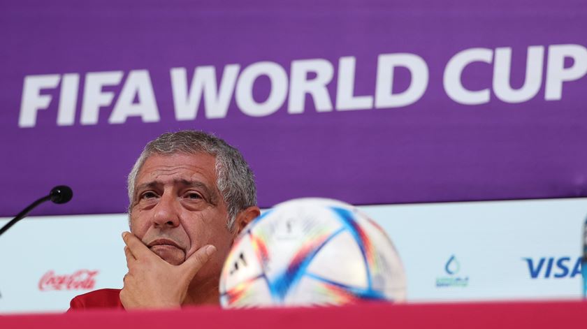Fernando Santos: "Quando se passa aos 'oitavos' estamos mais perto de ser favoritos"