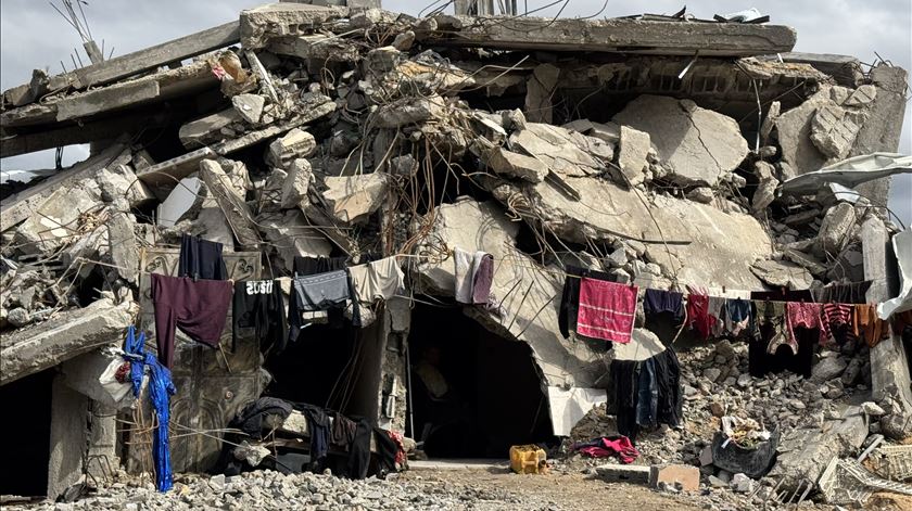 Ataque israelita a campo de refugiados faz sete mortos em Gaza