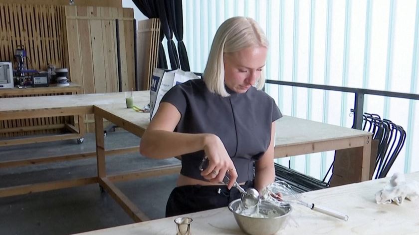 Criado primeiro alimento a partir de plástico. É um gelado com sabor a baunilha