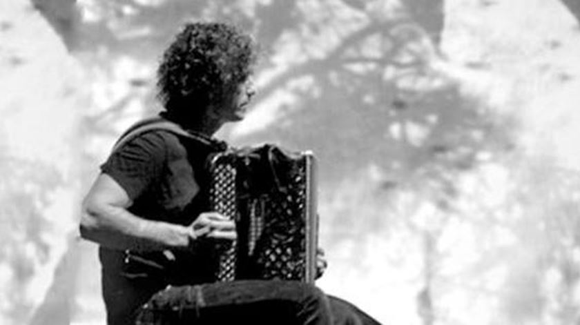 Gabriel Gomes estreia-se a solo após mais de 40 anos de carreira dedicados ao acordeão