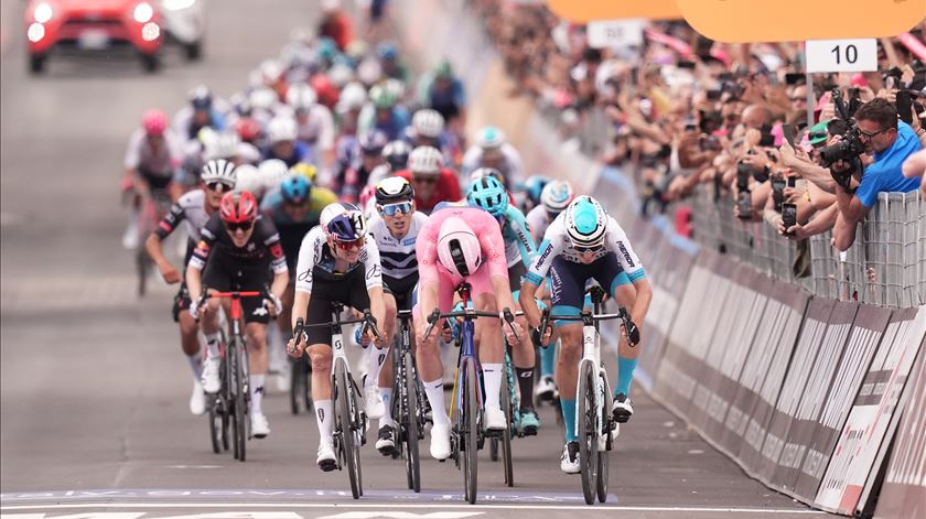 Mads Pedersen vence quinta etapa do Giro 2025. Foto: Twitter/X Giro
