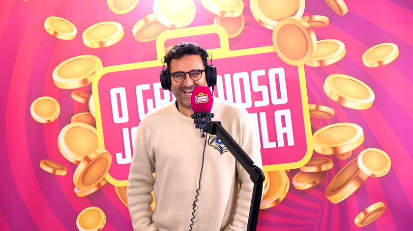 Bastou um telefonema para o dia do João Oliveira melhorar