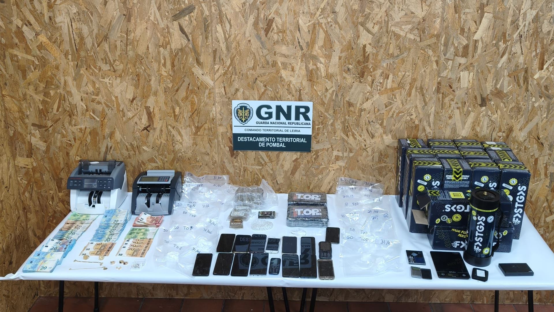 Pombal: Mais de 20 mil doses de cocaína e haxixe apreendidas em operação da GNR