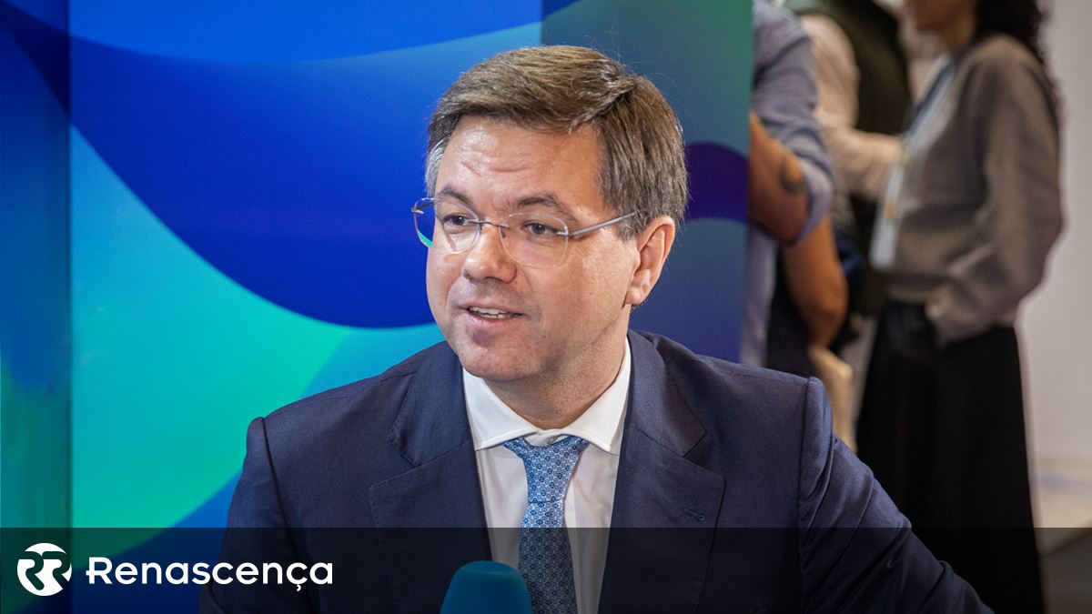 Governo admite que pode não substituir todos os funcionários públicos que saiam para a reforma