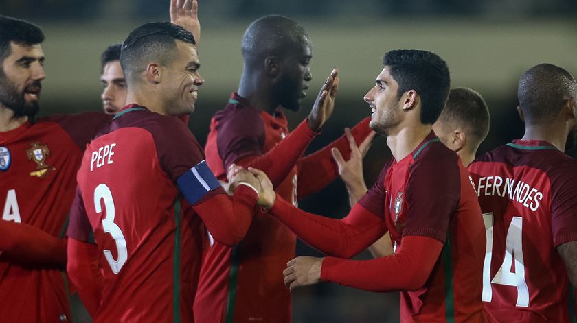 Gonçalo Guedes encheu o campo. Foto: Paulo Novais/Lusa