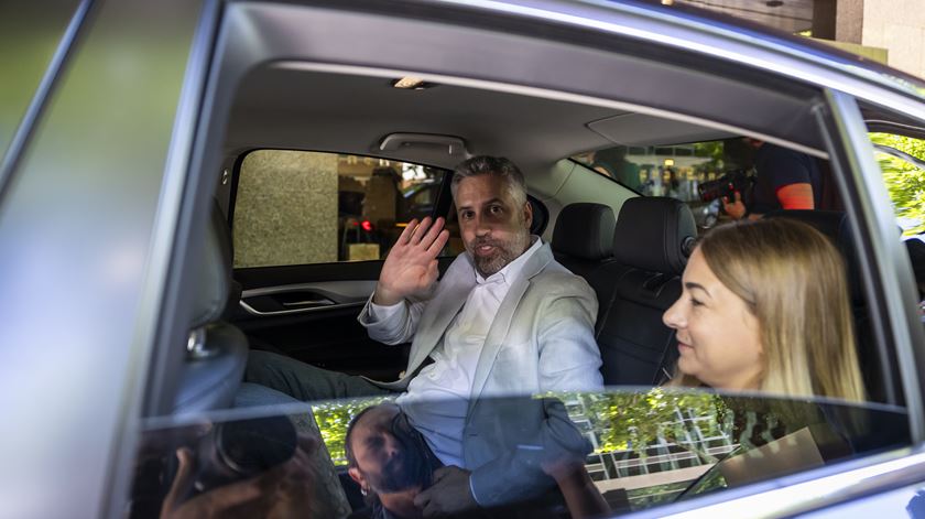 Pedro Nuno Santos pede ao PS “reflexão estrutural” e avisa sobre “problema sério” da imigração