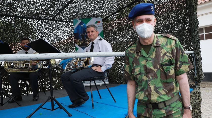 Vacinação 16-17 anos. “Estou confiante de que vai correr muito bem”, diz Gouveia e Melo