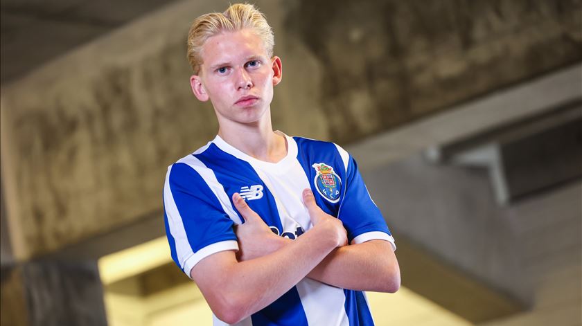 Dragões contratam norueguês de 16 anos