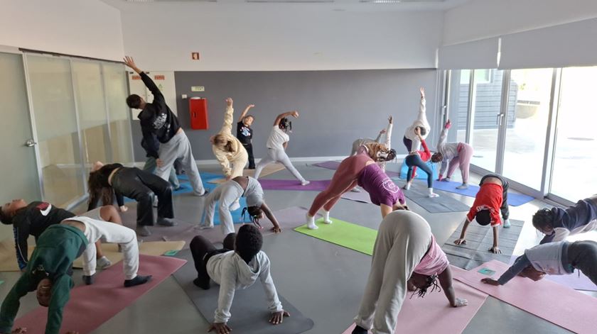 Com as crianças até aos 12 anos, o objetivo é desenvolver a inteligência emocional. Foto: D.R.