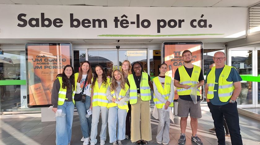 O projeto Gratitude organiza duas campanhas por ano de recolha de alimentos nos supermercados. Foto: D.R.