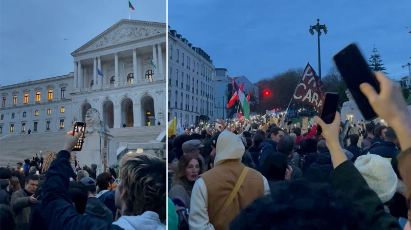 Greve Geral. Largas centenas de pessoas em frente ao Parlamento Greve Geral. Largas centenas de pessoas em frente ao Parlamento