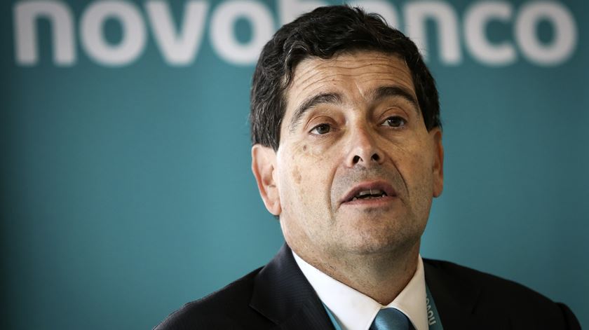 Presidente do Novo Banco confirma reunião com Vieira mas rejeita "preparação" de audição