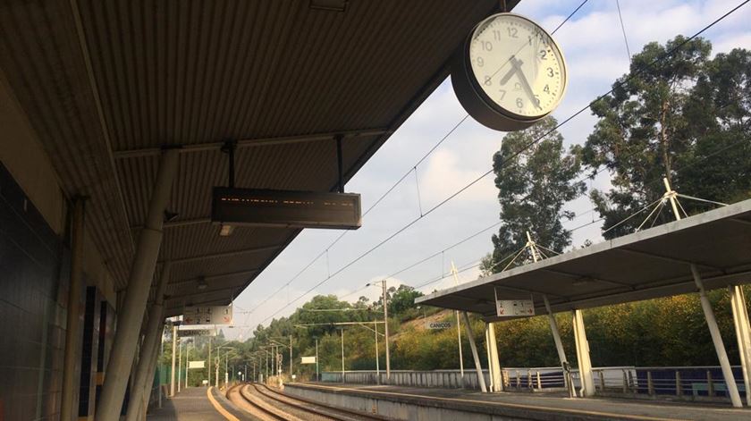 Na Estação de Caniços, Famalicão, não há sinal de comboios esta manhã Foto: Cristina Leite