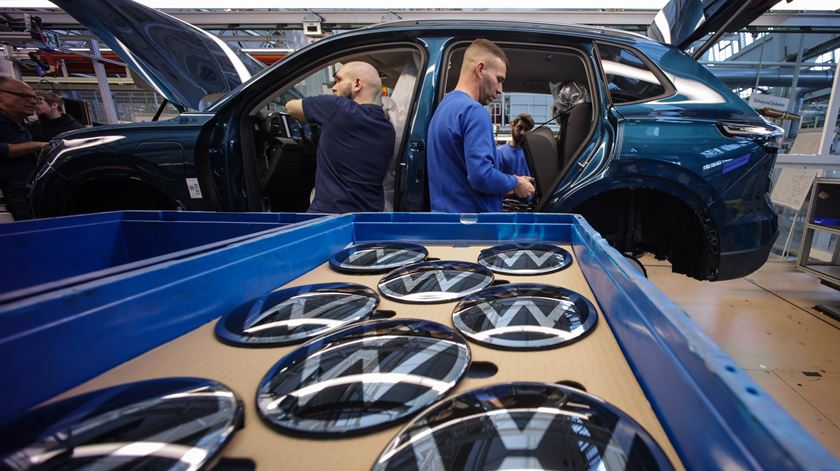 Quatro ex-executivos da Volkswagen condenados na Alemanha em escândalo do gasóleo