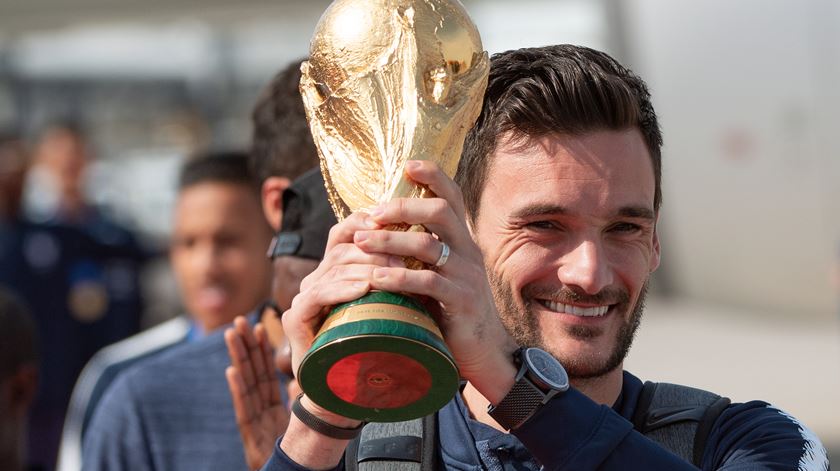 Capitão Lloris anuncia retirada da seleção francesa
