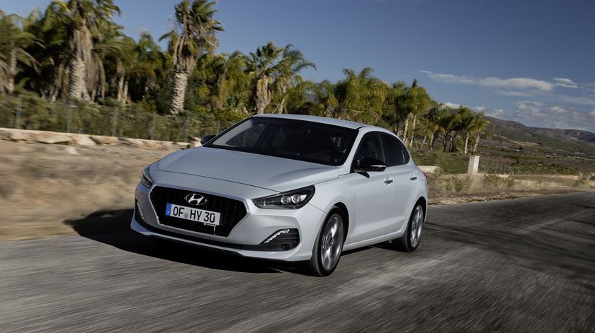 hyundai-all-new-i30-fastback-2018-exterior-30-hires