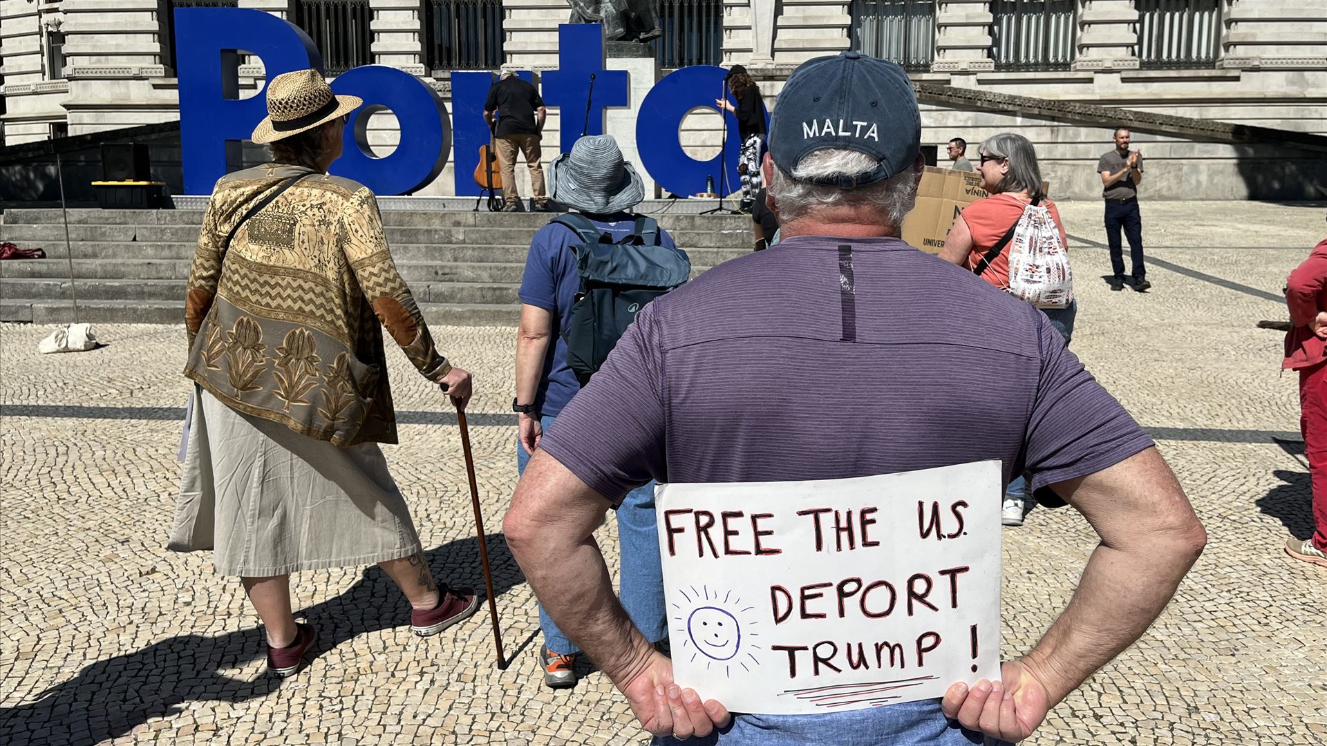 Americanos contra Trump nos Aliados. 