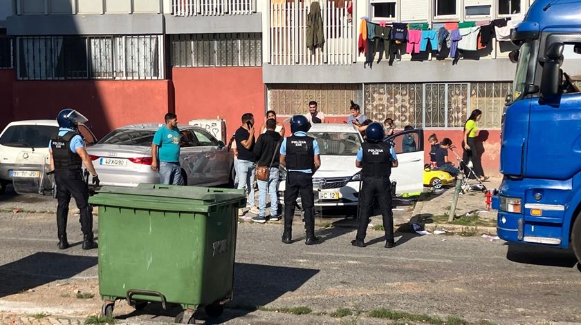 Homem de 34 anos morre após ser baleado na Cova da Moura