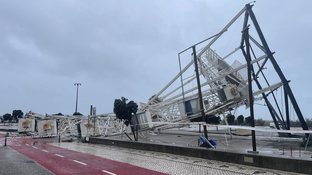 "10 minutos de pesadelo". Tempestade Kristin levantou memórias do passado na Figueira da Foz