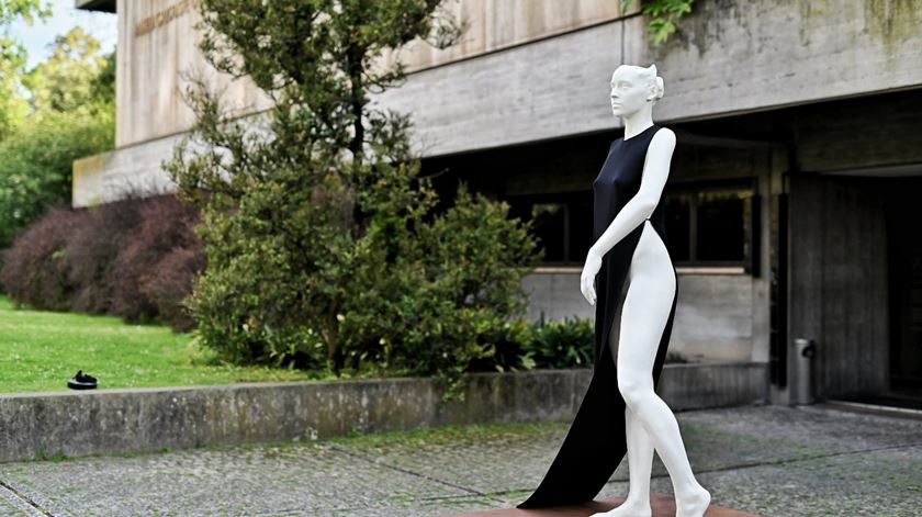 Gulbenkian homenageia Julião Sarmento com escultura pública