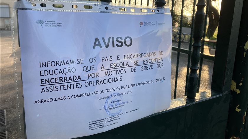 "Qualquer dia isto é o faroeste". Greve contra violência na Escola Básica de Camarate