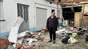 "Ainda há humanidade". Sem casa e sem dinheiro para as obras, Carina acredita na reconstrução
