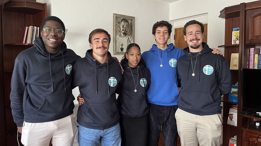 Saíram de casa e mudaram-se para um apartamento em Chelas para fazer missão