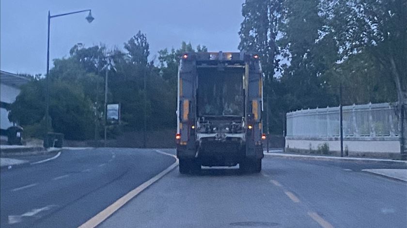 Trabalhadores da limpeza e recolha do lixo de Oeiras em greve no sábado