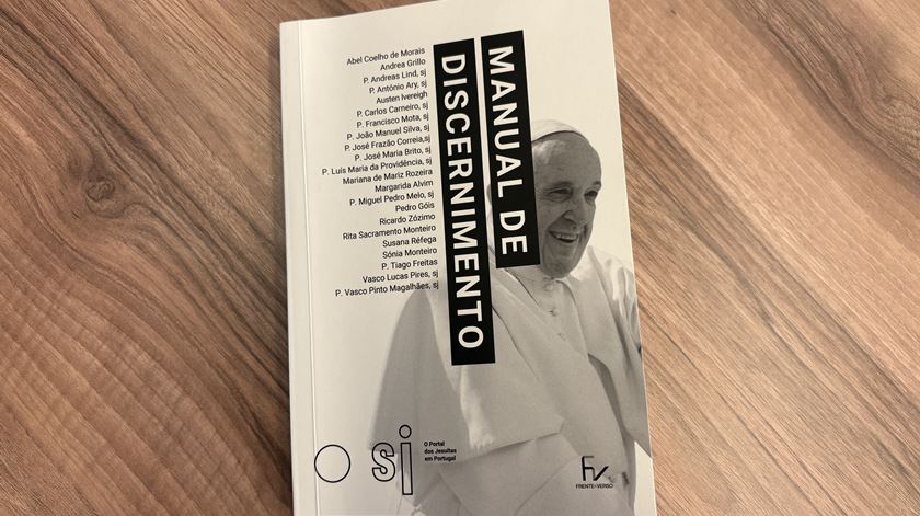 "Manual de Discernimento". Livro sobre Papa Francisco marca 8.º aniversário do Ponto SJ "Manual de Discernimento". Livro sobre Papa Francisco marca 8.º aniversário do Ponto SJ