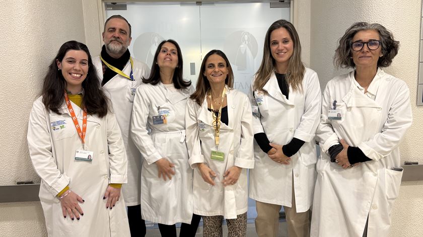 "Faço 250 km todos os dias para trabalhar com alegria". Psicólogos e assistentes sociais reforçam Santa Maria com apoio privado "Faço 250 km todos os dias para trabalhar com alegria". Psicólogos e assistentes sociais reforçam Santa Maria com apoio privado