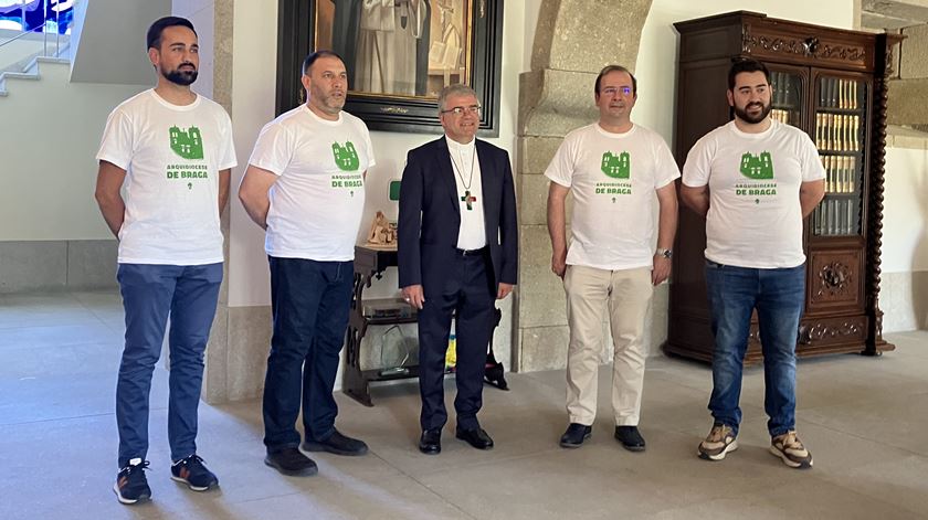 De Pemba para a JMJ. Arcebispo de Braga recebe jovens moçambicanos De Pemba para a JMJ. Arcebispo de Braga recebe jovens moçambicanos