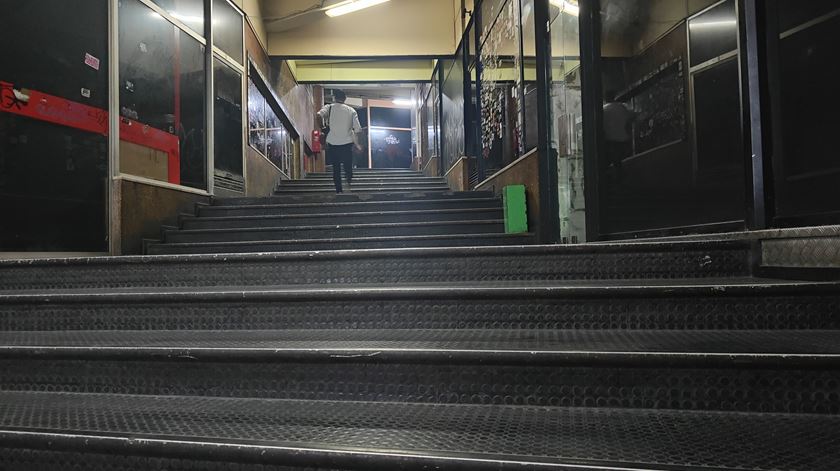 Centro comercial STOP reaberto aos músicos e lojistas. Foto: RR