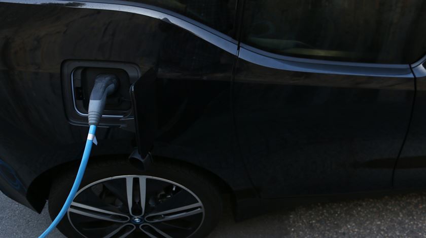 Veículos elétricos já são 16% do total de carros novos vendidos