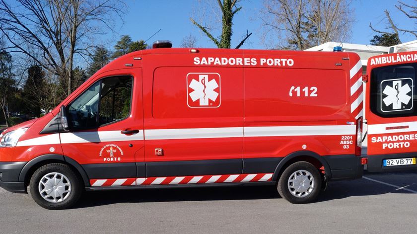 A ambulância que vai ser o principal meio de transporte das crianças no perímetro do hospital. Foto: RR