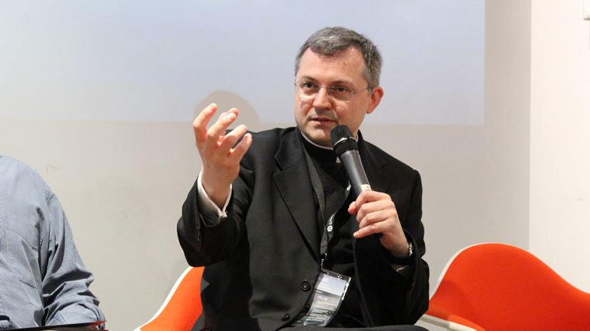 Monsenhor Tomasz Trafny, responsável do Departamento Ciência e Fé Vaticano Conselho Pontifício para a Cultura. Foto: IT People Group