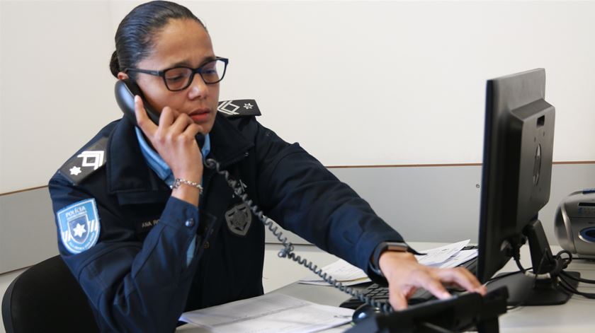 A agente Ana Rosa trabalha no GAIV há cinco anos