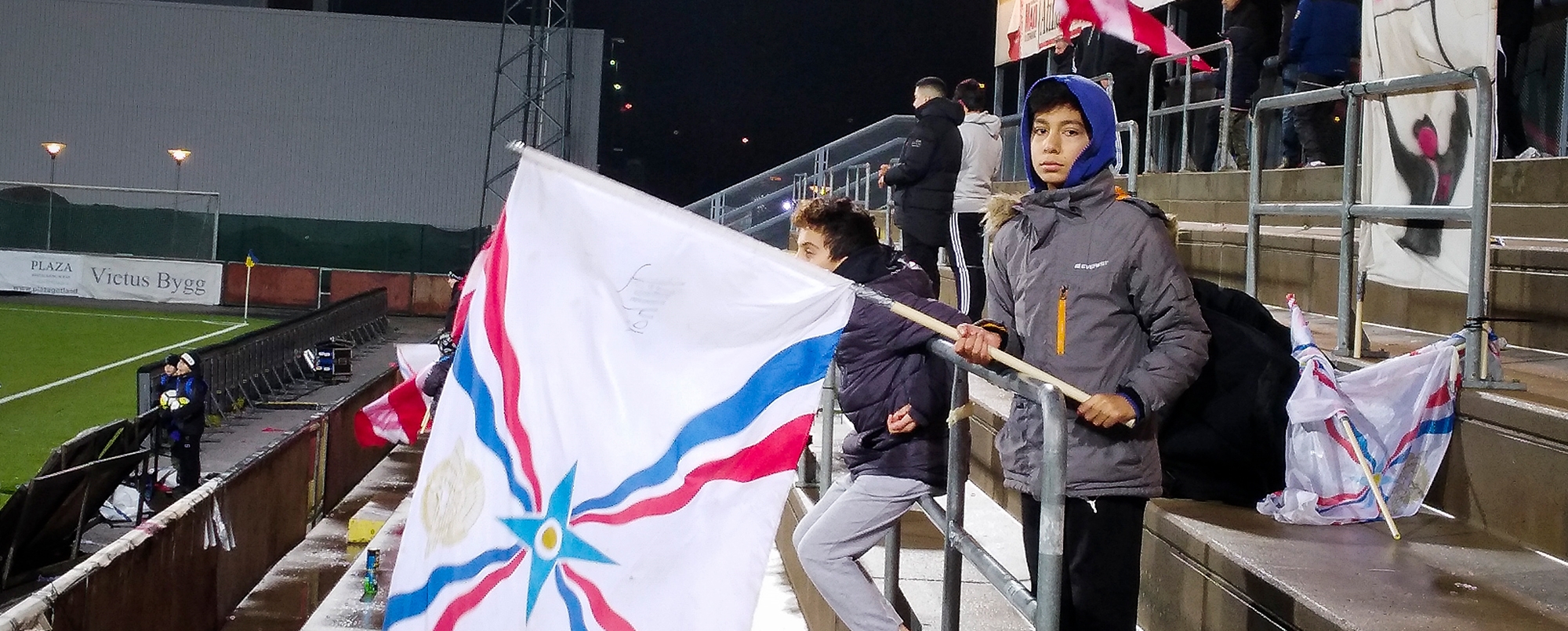 Cristãos, refugiados, imigrantes e rivais. Este é o dérbi mais improvável do mundo